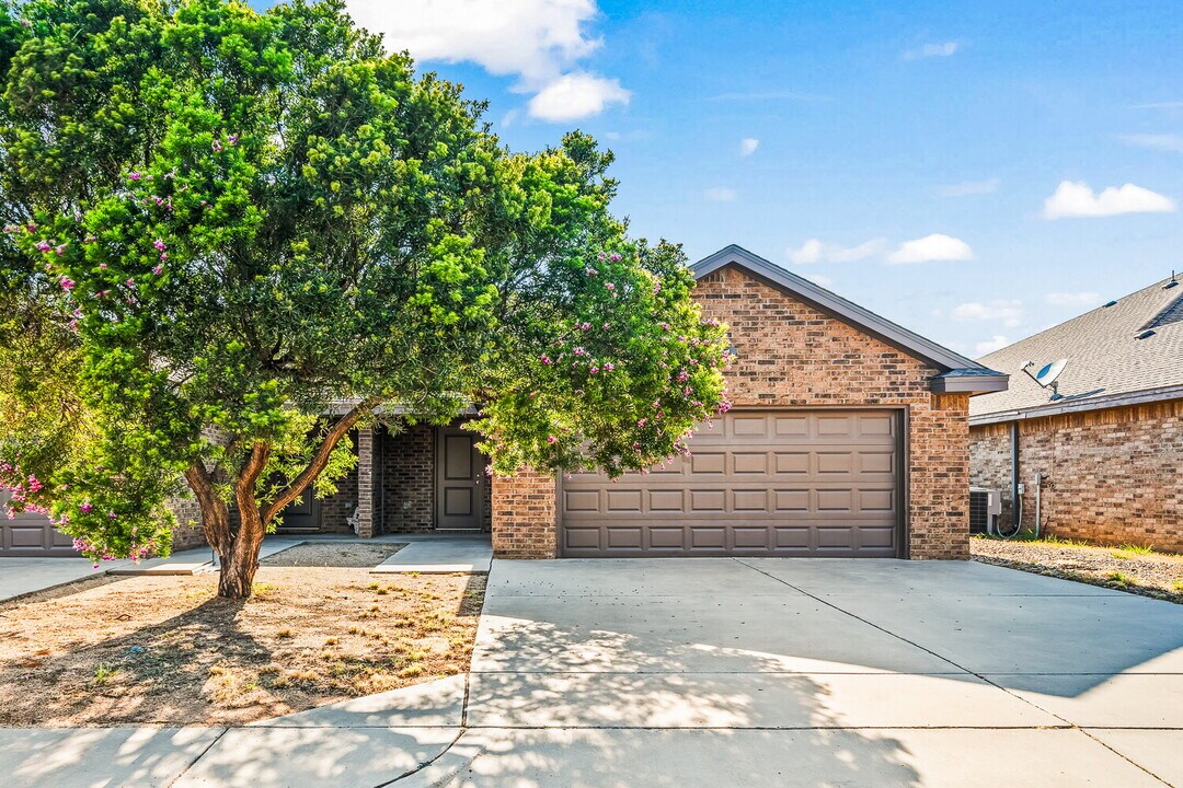 9806 Avenue V in Lubbock, TX - Building Photo