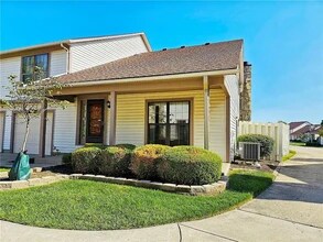 1492 Sanzon Dr in Fairborn, OH - Building Photo - Building Photo