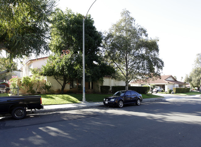 1625 S Maple St in Escondido, CA - Building Photo - Building Photo