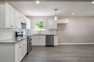 1702 Athens Dr in New Caney, TX - Building Photo - Building Photo