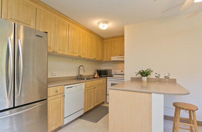 property at 3805 Kanaina Ave