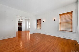 1 Carl St in Greenvale, NY - Building Photo - Building Photo