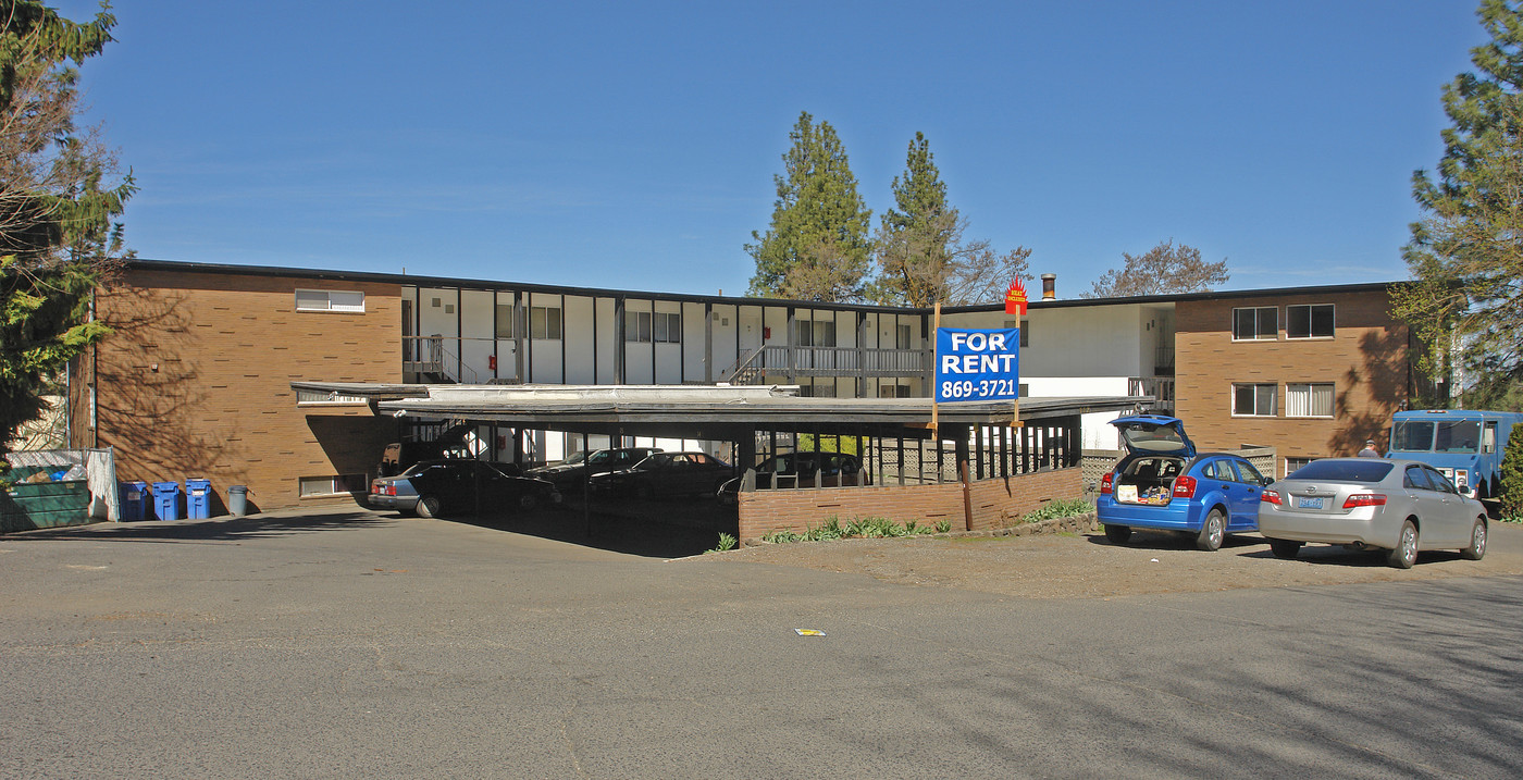 Cliff Terrace in Spokane, WA - Foto de edificio