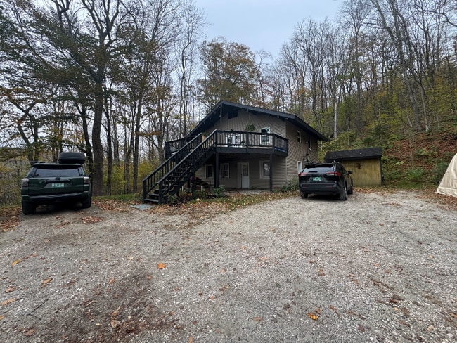 property at 737 Barrows Towne Rd