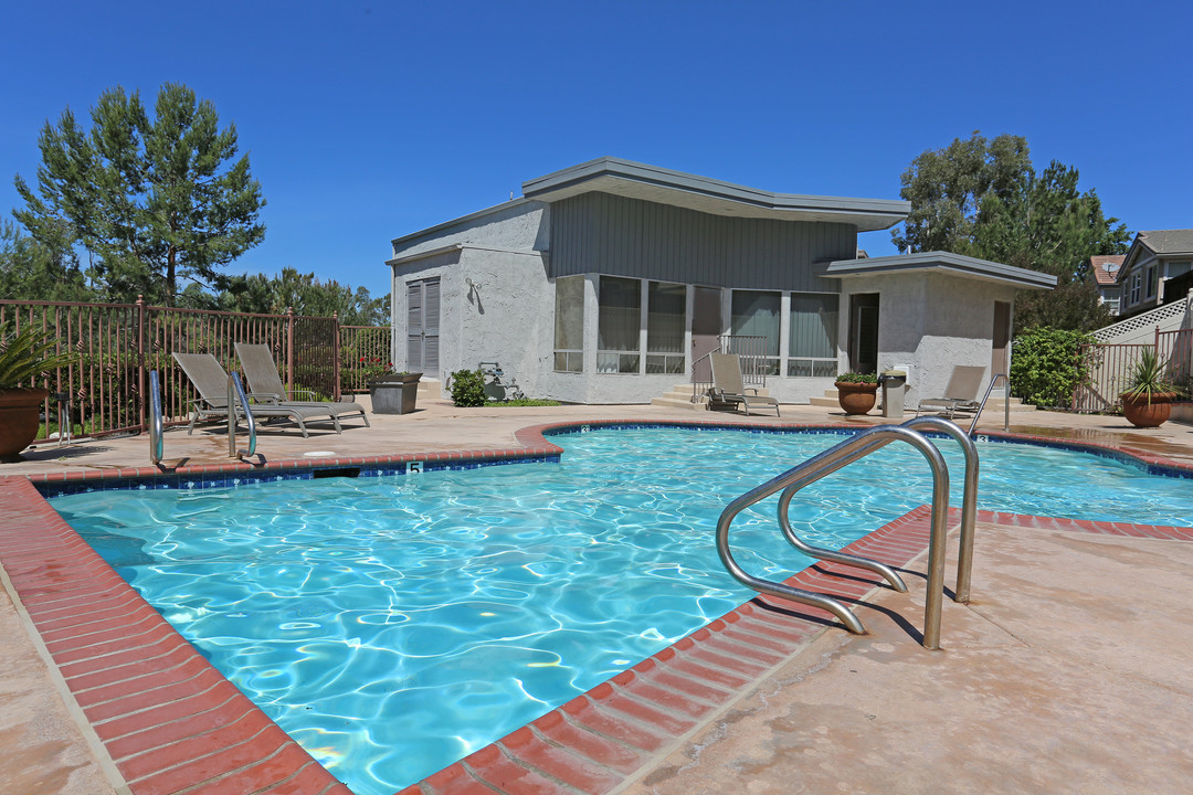 Grossmont Bluffs in La Mesa, CA - Building Photo