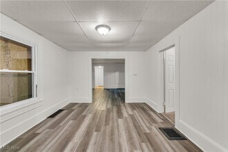 3204 W 71st St in Cleveland, OH - Building Photo - Building Photo