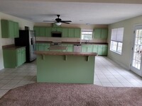 10038 Parker Lake Cir in Navarre, FL - Building Photo - Building Photo