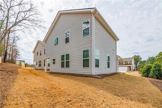 4700 Blake Lp in Atlanta, GA - Foto de edificio - Building Photo