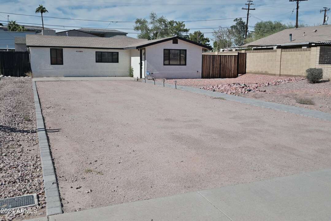 1108 N Esther St in Tempe, AZ - Building Photo