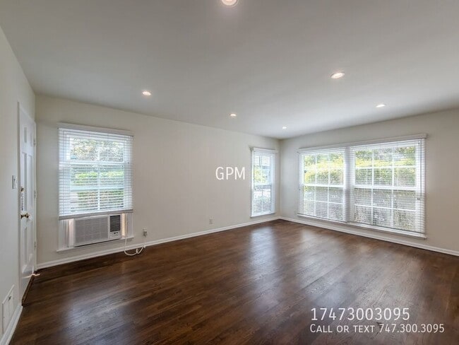 2006 N Vermont Ave in Los Angeles, CA - Building Photo - Building Photo