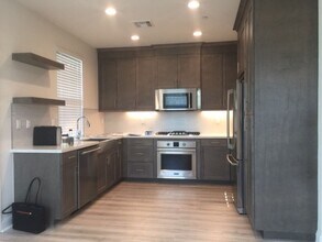 2135 Solara Ln in Vista, CA - Building Photo - Building Photo