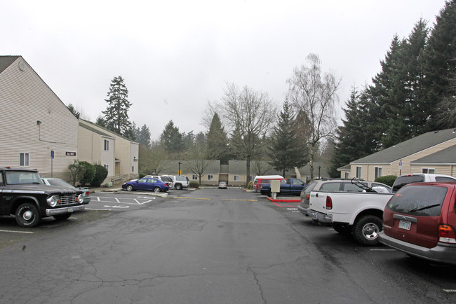 Fircrest Manor Apartments in Beaverton, OR - Foto de edificio - Building Photo