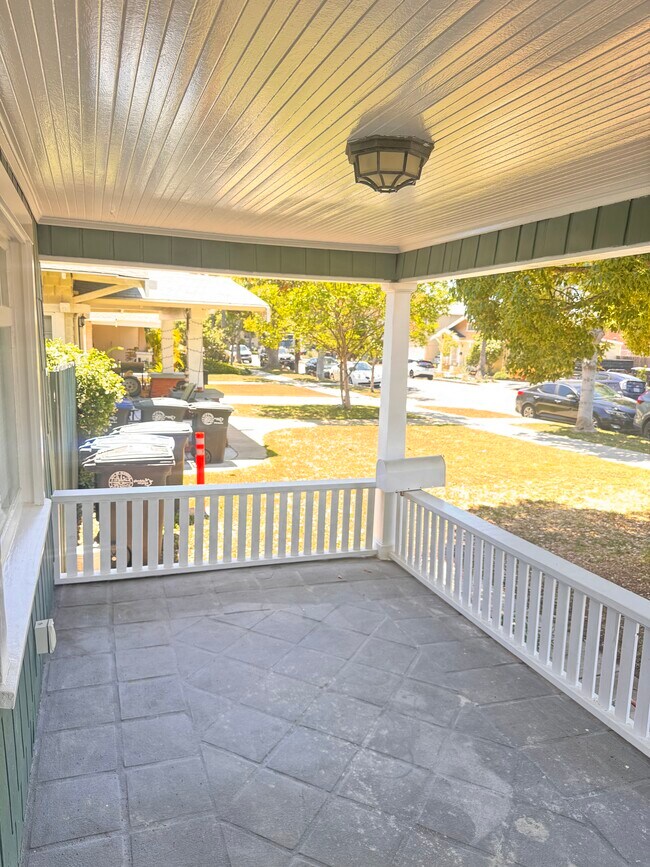 126 Franklin Ct, Unit 126 Franklin ct. in Glendale, CA - Building Photo - Building Photo