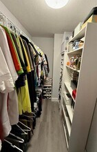 1392 Canary Island Dr in Weston, FL - Building Photo - Building Photo