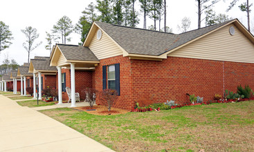 Holly Park Estates in Gadsden, AL - Building Photo - Building Photo