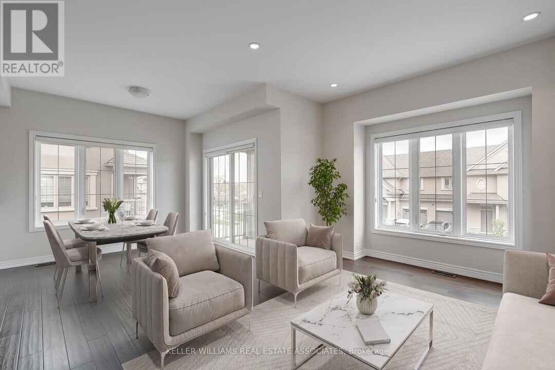 2305 Natasha Cir in Oakville, ON - Building Photo
