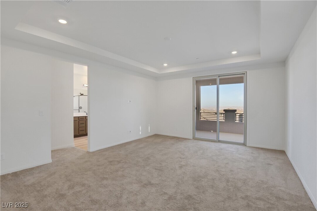1570 Rock Kestrel St in Las Vegas, NV - Building Photo