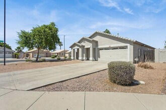 1556 N Rockwell Ct in Gilbert, AZ - Building Photo - Building Photo