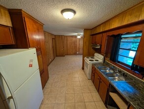 1720 Woodside Dr W in Wilson, NC - Building Photo - Building Photo