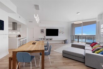 17111 Biscayne Blvd, Unit # LPH8 in Aventura, FL - Building Photo - Building Photo