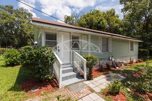 3303 Jones St in Jacksonville, FL - Building Photo