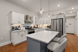 338 Meridian St, Unit 2 in Boston, MA - Building Photo