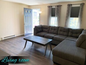 300 Falmouth Rd in Mashpee, MA - Building Photo - Building Photo
