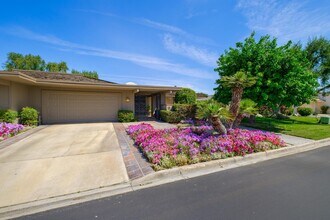 30 Columbia Dr in Rancho Mirage, CA - Building Photo - Building Photo