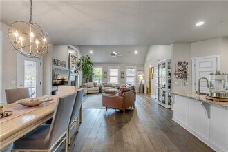 2630 E Bayside Xing in Fayetteville, AR - Building Photo - Building Photo