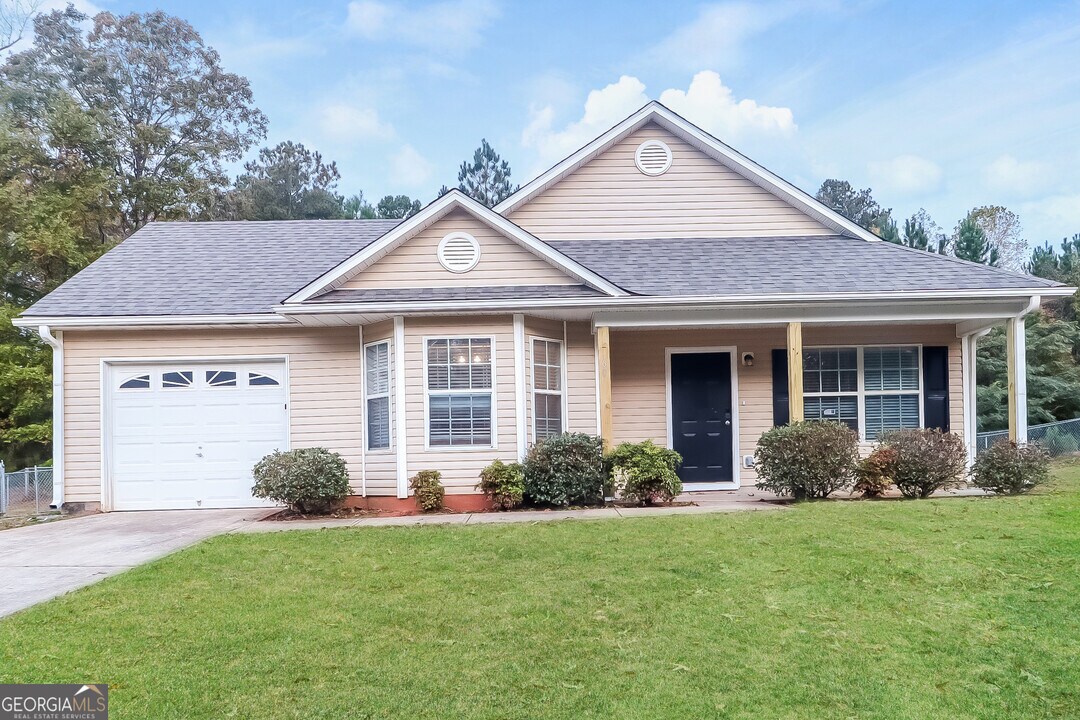60 Summer Breeze Ct in Covington, GA - Building Photo