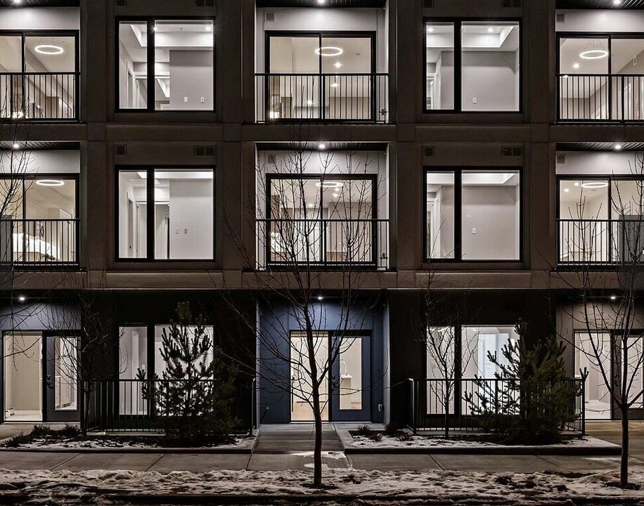 310-215 15 Ave SW in Calgary, AB - Building Photo