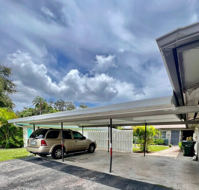 6351-6357 Gateway Ave in Sarasota, FL - Building Photo - Building Photo