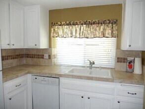 17456 Fairlie Rd in San Diego, CA - Building Photo - Building Photo