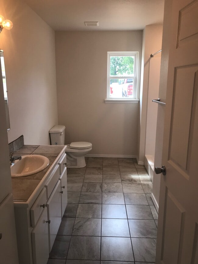 108 Plum St in Hackett, AR - Building Photo - Building Photo