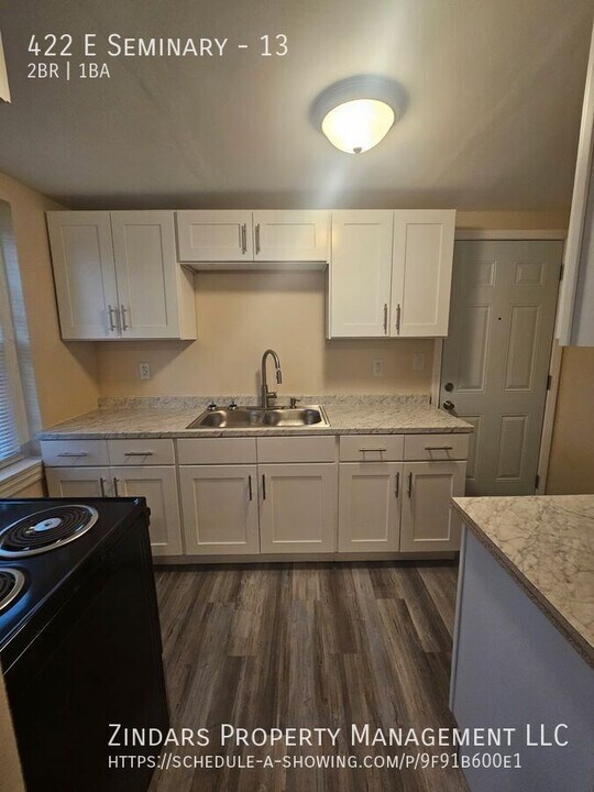 422 E Seminary Ave in Hoopeston, IL - Building Photo