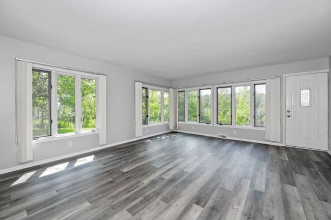 602 E Upham Rd in Duluth, MN - Building Photo - Building Photo