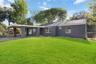 9405 Cathedral Dr in Houston, TX - Building Photo