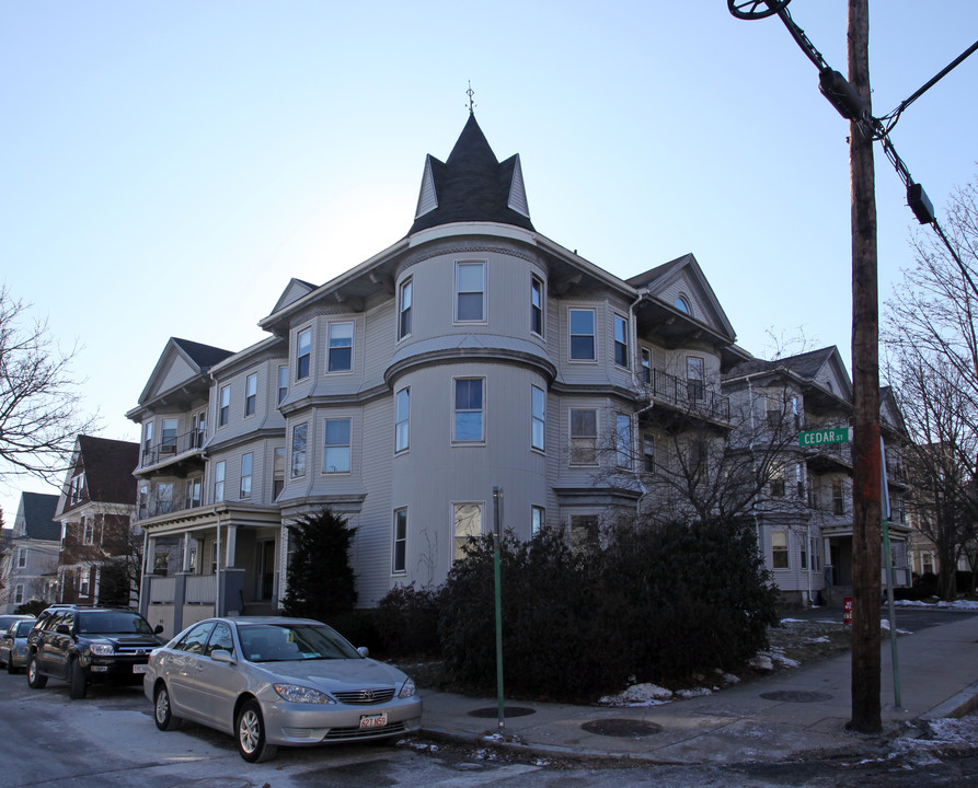 124 Cedar St in Malden, MA - Foto de edificio