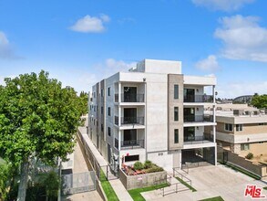 819 E La Palma Dr in Inglewood, CA - Building Photo - Building Photo