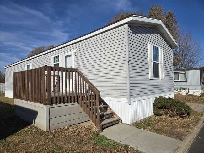 3510 N 9th St in Carter Lake, IA - Foto de edificio - Building Photo