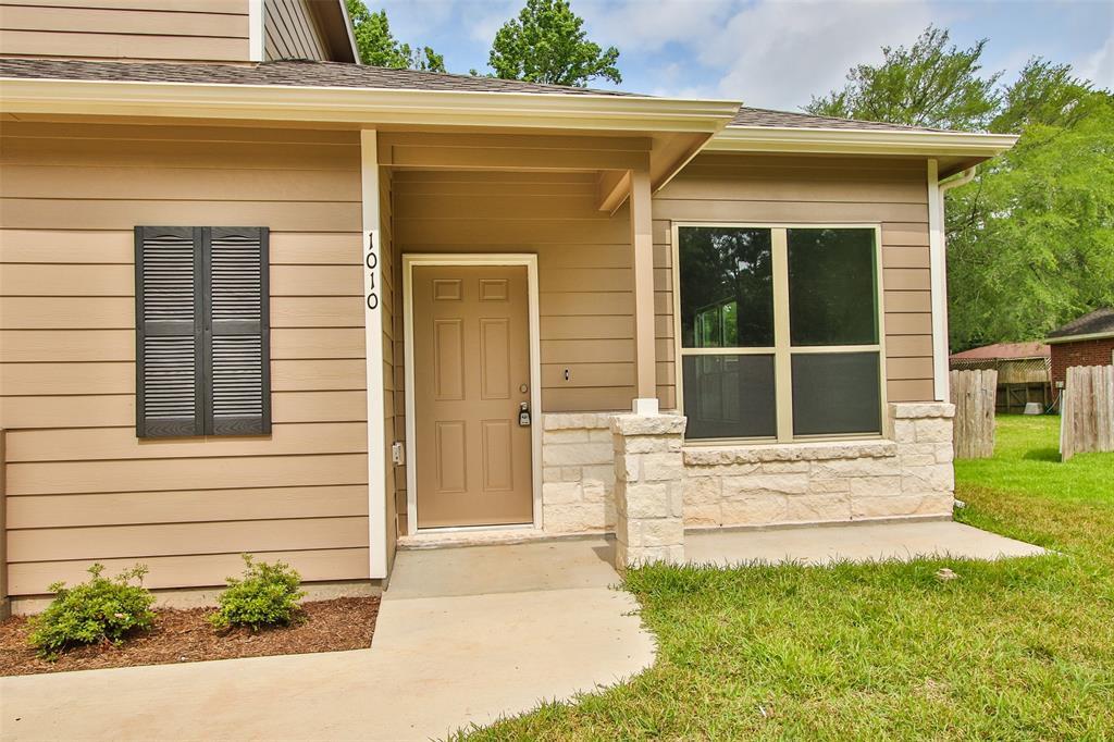 1010 Columbia River Rd in Montgomery, TX - Building Photo