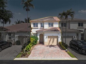 1805 NW 78th Way in Pembroke Pines, FL - Building Photo - Building Photo