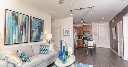 The Standard at Domain Northside Apartments in Austin, TX - Foto de edificio - Building Photo