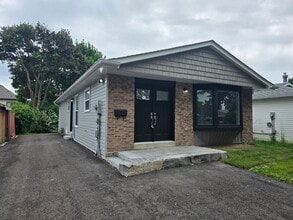 1213 Eldorado Ave in Oshawa, ON - Building Photo - Building Photo