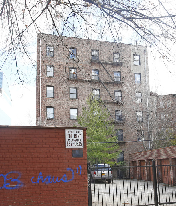 449 Vanderbilt Ave in Brooklyn, NY - Building Photo