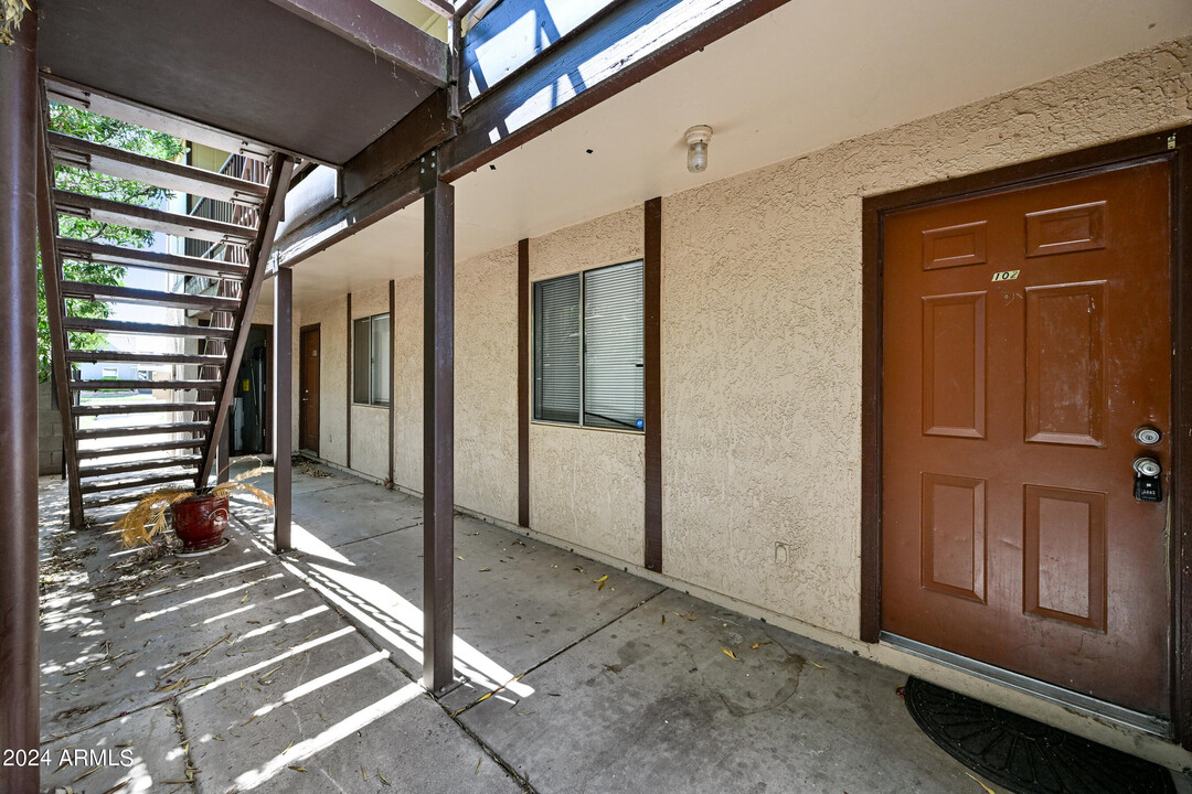 436 W Clark St-Unit -102 in Mesa, AZ - Building Photo