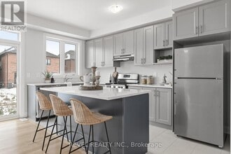 47 Corley St in Kawartha Lakes, ON - Building Photo - Building Photo