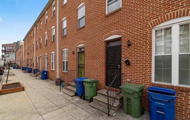 property at 139 W Hamburg St