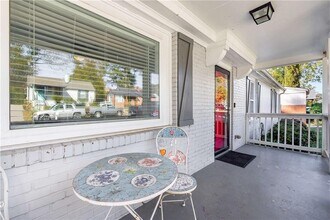 1674 Browning St SW in Atlanta, GA - Foto de edificio - Building Photo