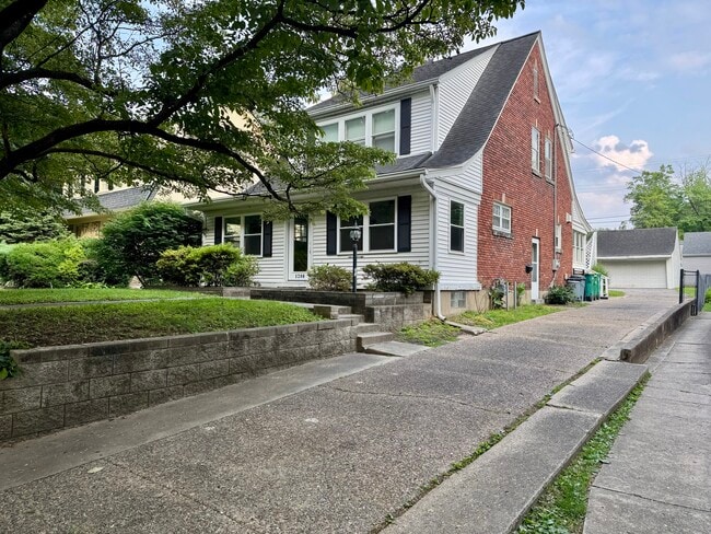 property at 1208 Audubon Pky